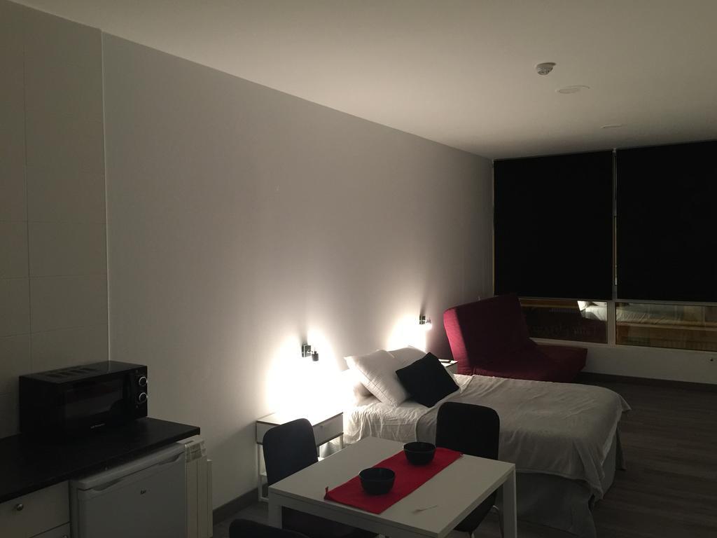 Room And Kitchen Bilbau Exterior foto