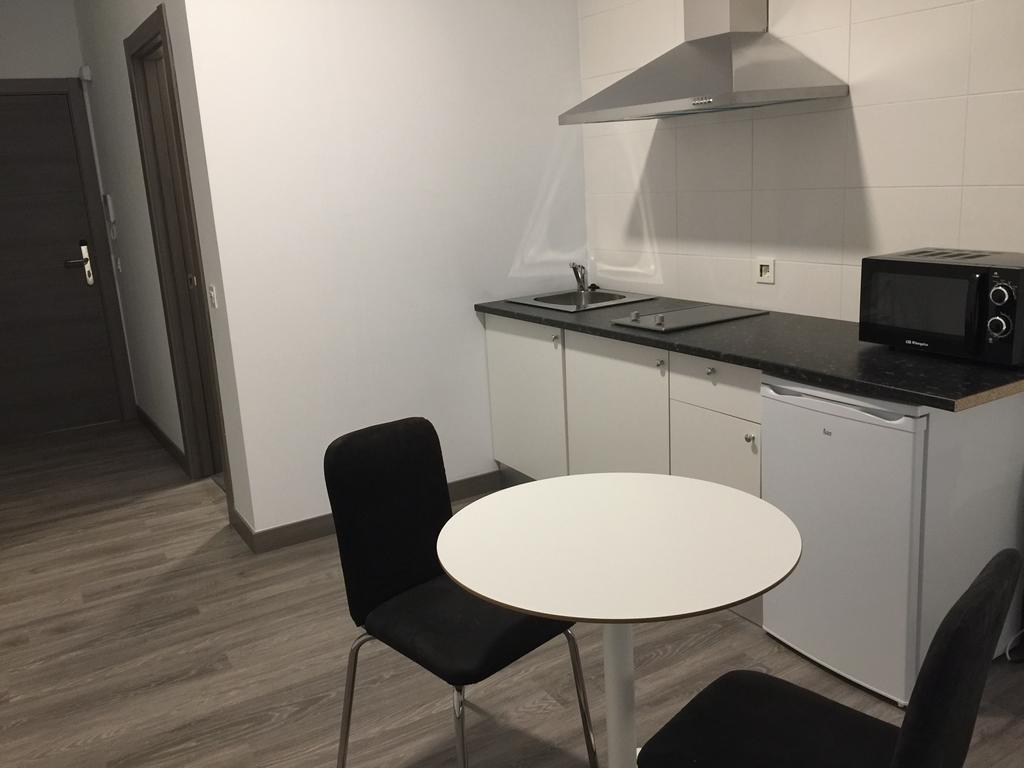 Room And Kitchen Bilbau Exterior foto