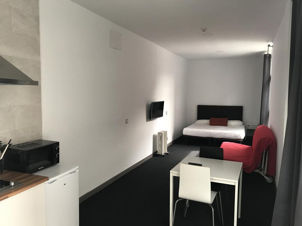 Room And Kitchen Bilbau Exterior foto